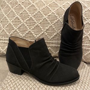 Life Stride black bootie